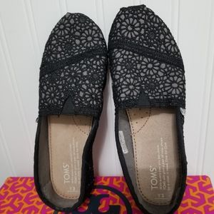 Toms loafers/flats